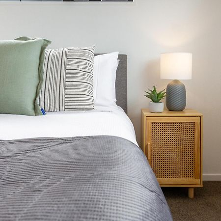 2Br Townhouse: Cosy, Close To City, Car Park Christchurch Exterior photo